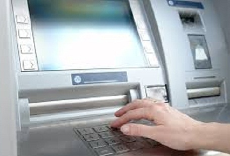 EN BARAHONA, despojan de 240 mil pesos a vendedor que hacía un depósito en un cajero