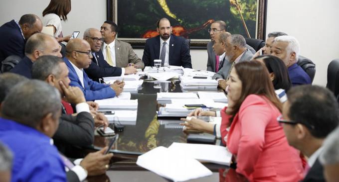 Ley de Partidos estancada de nuevo en Congreso; está a punto de naufragar