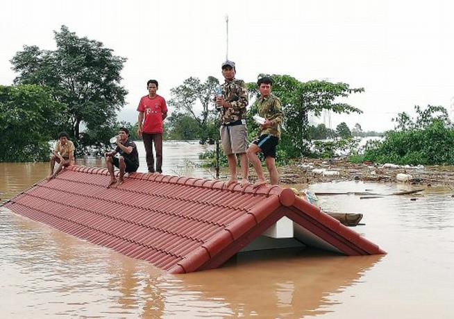 Varios muertos y cientos de desaparecidos tras ruptura una represa en Laos