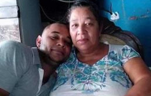 Fallece madre de sargento de Digesett que se suicidó en baño de embajada