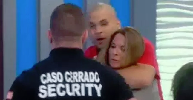 Supuestamente, toman de rehén a Ana María Polo en su programa “Caso cerrado”