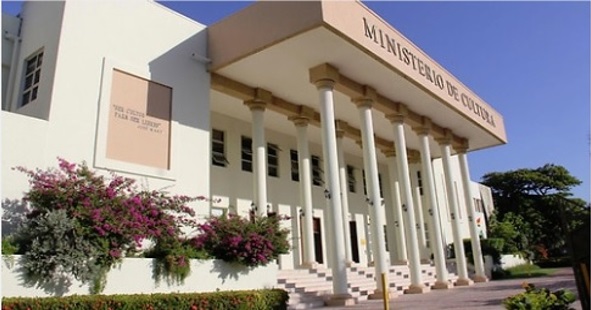 VICEMINISTROS de Cultura comían 116,501 pesos diario