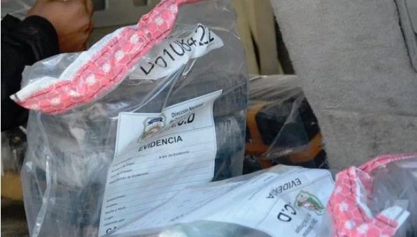 DNCD ocupa 10 paquetes de cocaína y apresa cuatro personas