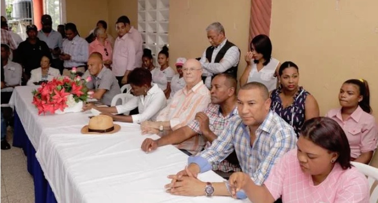 Hipólito dice PLD debe salir del poder para que jóvenes permanezcan en el país