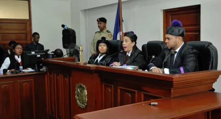 Perfil de los 3 jueces dictan hoy sentencia caso Emely