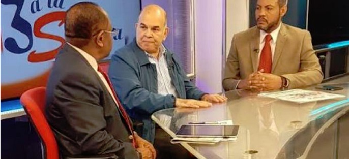 PELEGRÍN CASTILLO: Si Danilo se reelige, derrumbaría democracia…
