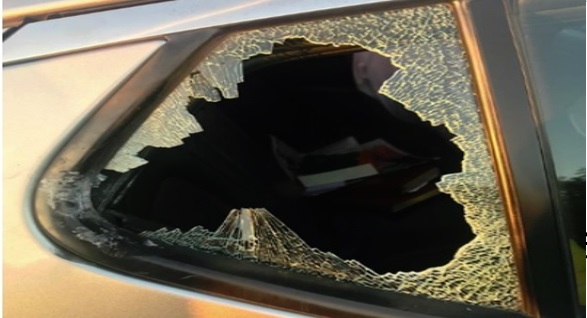 Michael Miguel denuncia que apedrearon su vehículo mientras conducía por autopista