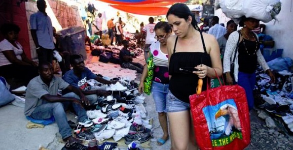 Cubanos tienen Haití como destino de compras; recorren el mundo buscando ofertas
