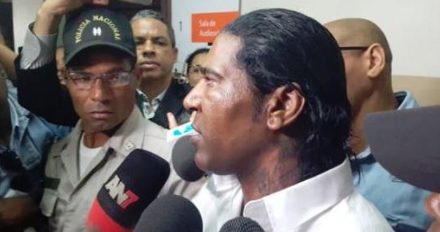VIDEOS: Artistas reaccionan a la salida de Omega de la cárcel…