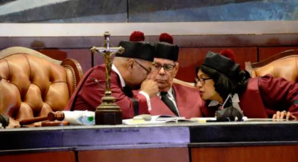 SE ARMA “titingó” entre Suprema Corte y Tribunal Constitucional…