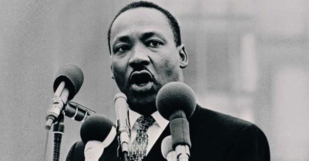 UN DÍA COMO HOY NACIÓ Martin Luther King…