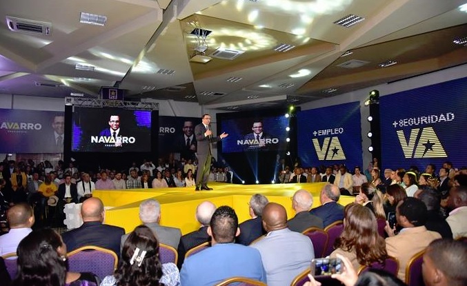 Navarro renuncia de Educación y presenta precandidatura presidencial por el PLD