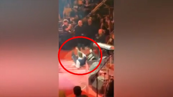 La bochornosa caída de Alejandro Fernández por cantar con unos “tragos de más”