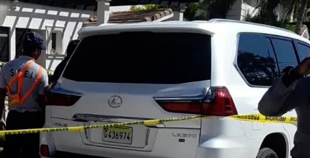 EN PUNTA CANA, asesinan hombre dentro de yipeta…