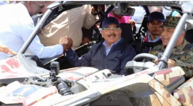 DANILO MEDINA REALIZA recorrido por la frontera; Ministro de Defensa, su chofer…