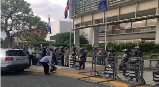 FALPO protesta frente a la SCJ en rechazo a la escogencia de jueces