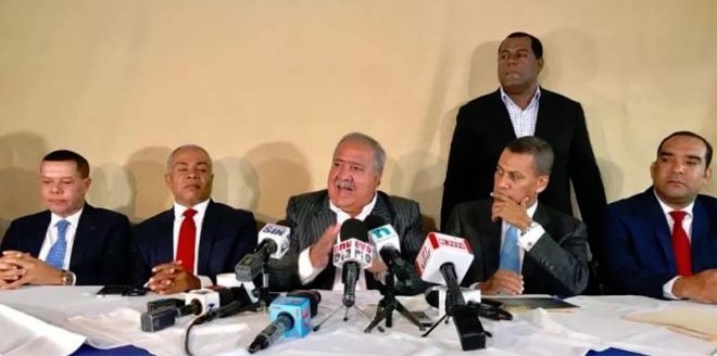Perredeístas solicitan a JCE convocar convención