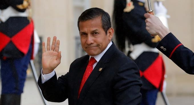EN PERÚ impiden ingreso del ex presidente Humala a velatorio de Alan García