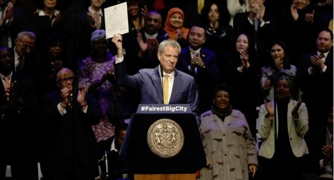 Nadando contra corriente, el alcalde de NY se lanza a la presidencia…