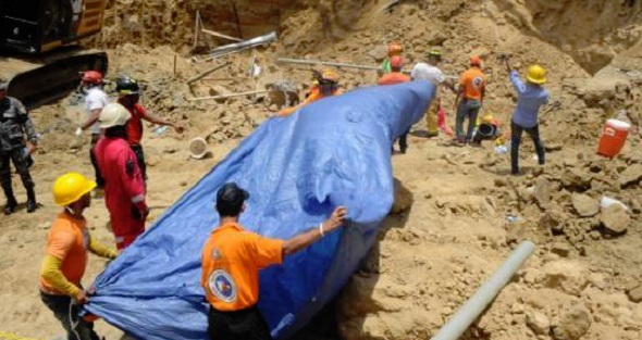 Recuperan cadáver del último obrero atrapado en derrumbe en Santiago