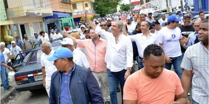 Oposición se moviliza contra reelección de Danilo Medina