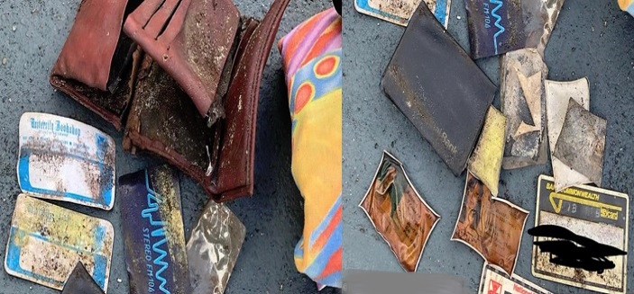 Encuentra una billetera de hace 40 años e intenta localizar a su propietaria