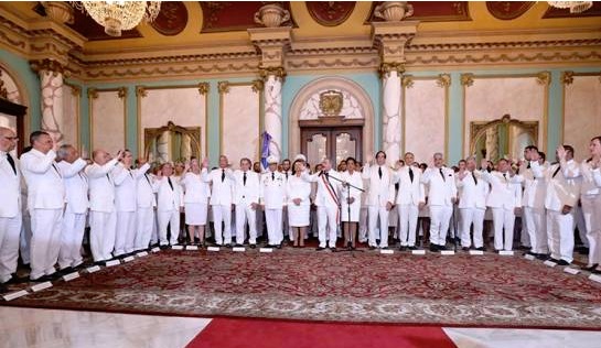 Ministros cercanos a Danilo llaman a funcionarios contrarios a la reelección a callarse…