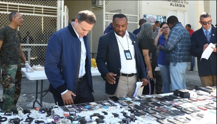 EN OPERATIVO en la cárcel del 15 de Azua, encuentran drogas, armas y celulares…