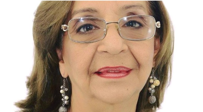 ELSA PEÑA: Hipólito debe coger su mecedora y su rosario y yaaaaa