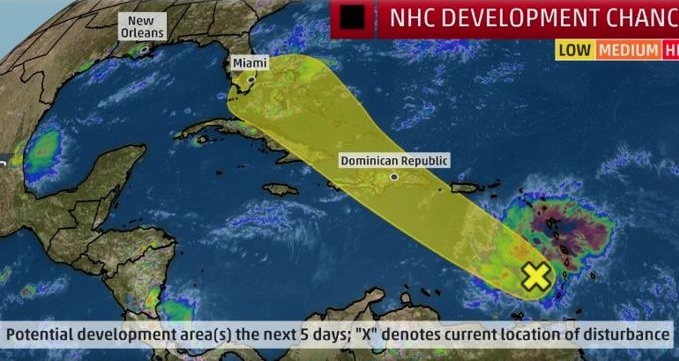 Centro de Huracanes advierte de fuertes lluvias e inundaciones en Puerto Rico, RD y Haití