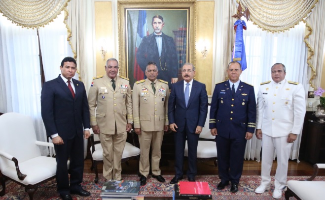 REUNIÓN EN LA CUMBRE: Danilo y Altos Mandos Militares…