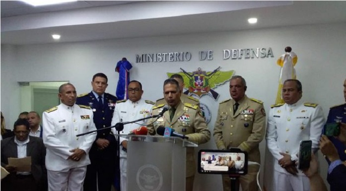 Ministerio de Defensa cancela teniente coronel llamó a votar por Gonzalo Castillo