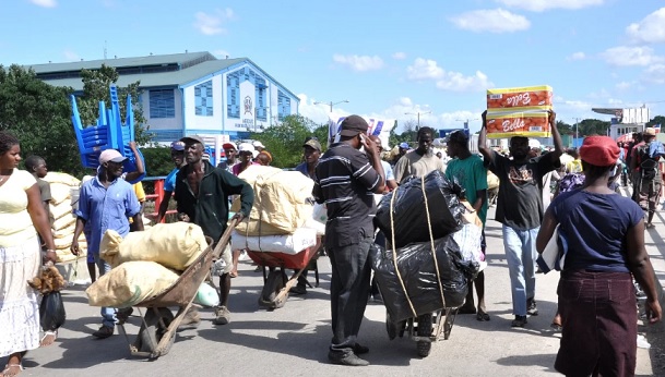 AUMENTA PRESIÓN DE HAITIANOS por entrar a territorio dominicano…