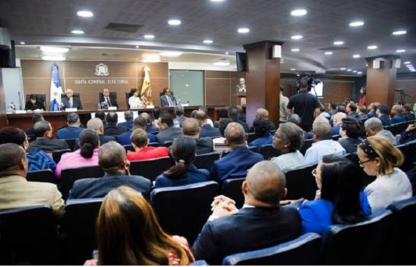 Voto automatizado logra respaldo de 17 partidos políticos, solo cinco lo rechazan