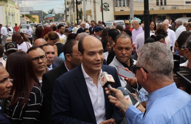 Ramfis apoya denuncia de obispo de Baní