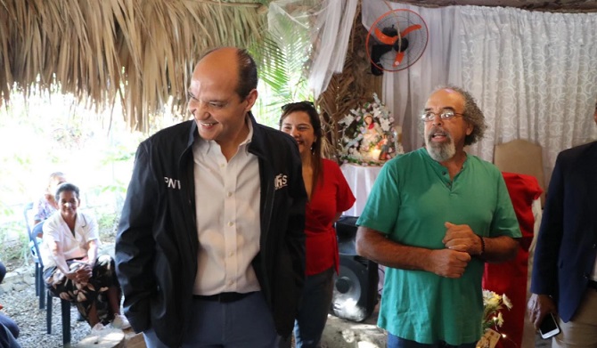 Ramfis asiste a misa del padre Rogelio en La Vega