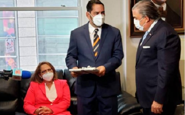 De 136 empleados en Consulado en Nueva York, unos 40 residen en RD, dice nuevo cónsul