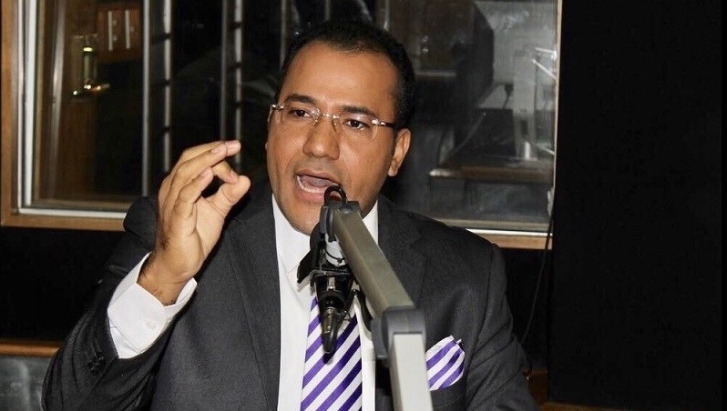 Salvador Holguín dice: “Llegó el momento de defender a los colegas de la prensa que se la jugaron para que Luis llegara al poder”