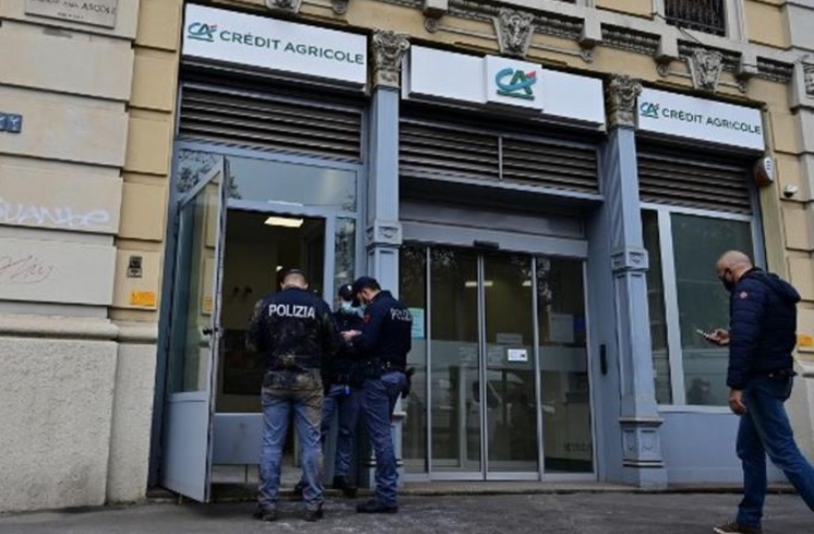 Atracan banco en Milán y escapan con botín por túnel por donde entraron