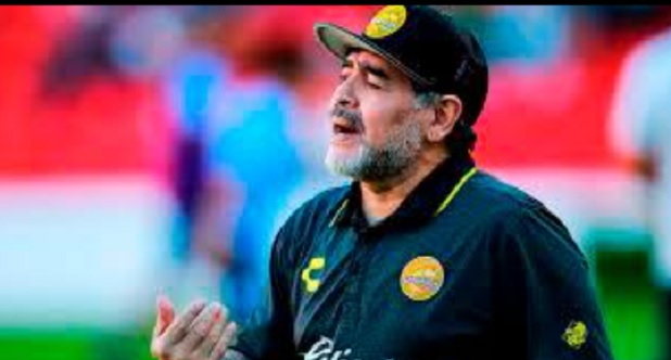 Muere Diego Armando Maradona…
