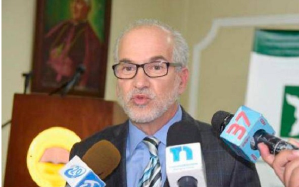 DANILO MEDINA DEBE BUSCARSE ABOGADOS, aconseja jurista…