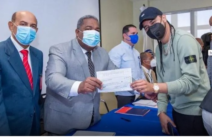 TOMA GIRO LEGAL «falla» de Peña Guaba al regalar cien millones de pesos a músicos…