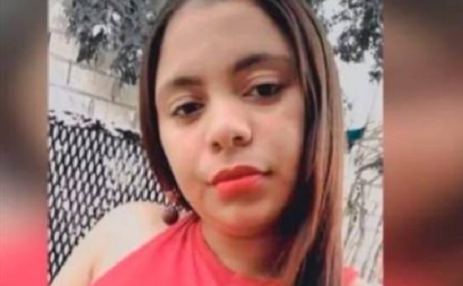 Joven de 21 años que vende yaniqueques, helados y arepitas para costear sus estudios