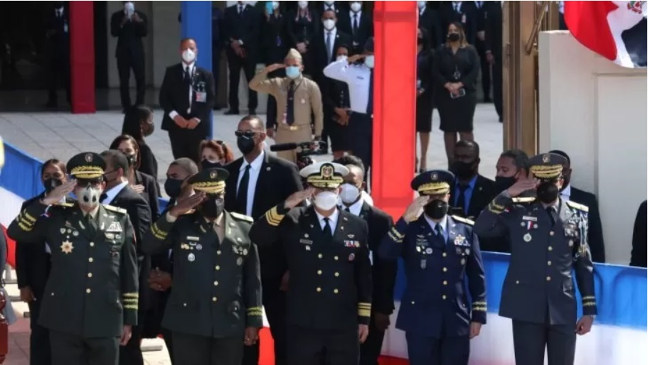 “ESCOBITA SIGUE BARRIENDO” en las Fuerzas Armadas
