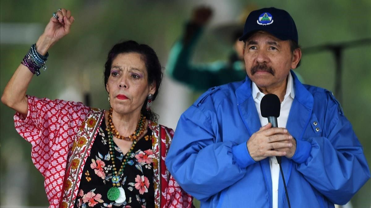 DANIEL ORTEGA Y ESPOSA «REBOSAN COPA» en Nicaragua…