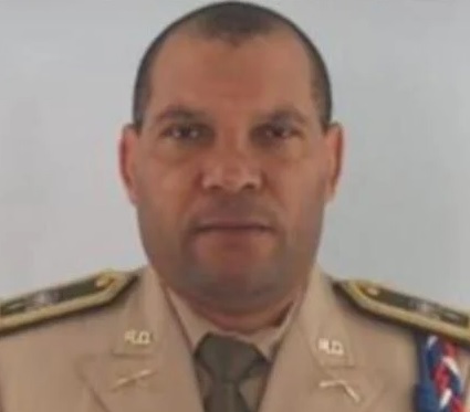Era oficial del Ejército la otra persona muerta junto locutor Manny Méndez atracados en Villa Mella
