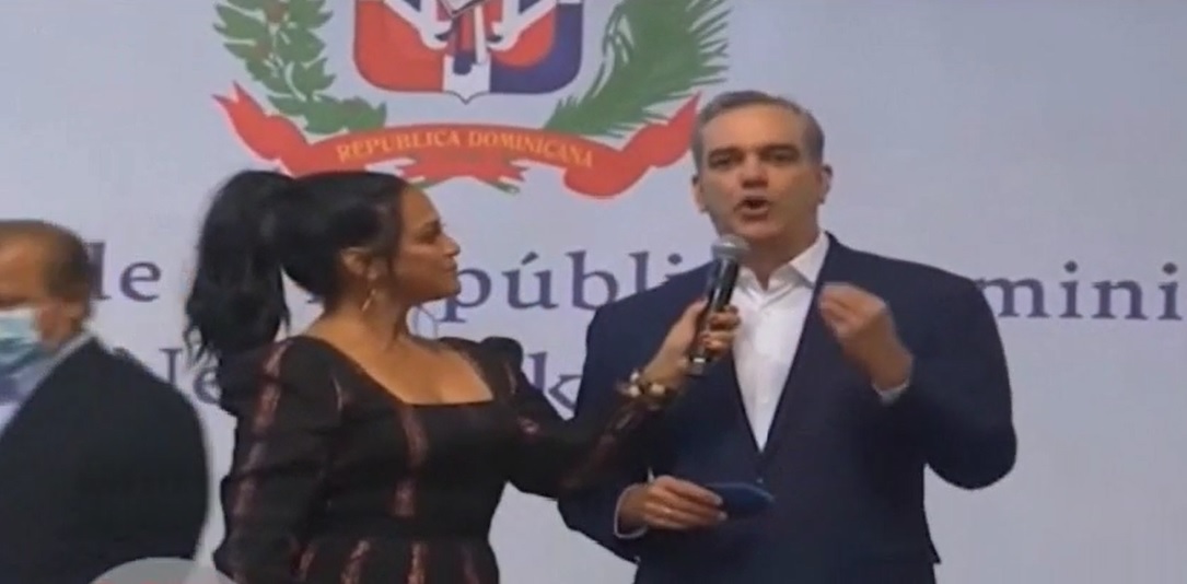 ABINADER SE «SE LA COMIÓ, COMÍA» ANTE DOMINICANOS EN NY. (Discurso)…