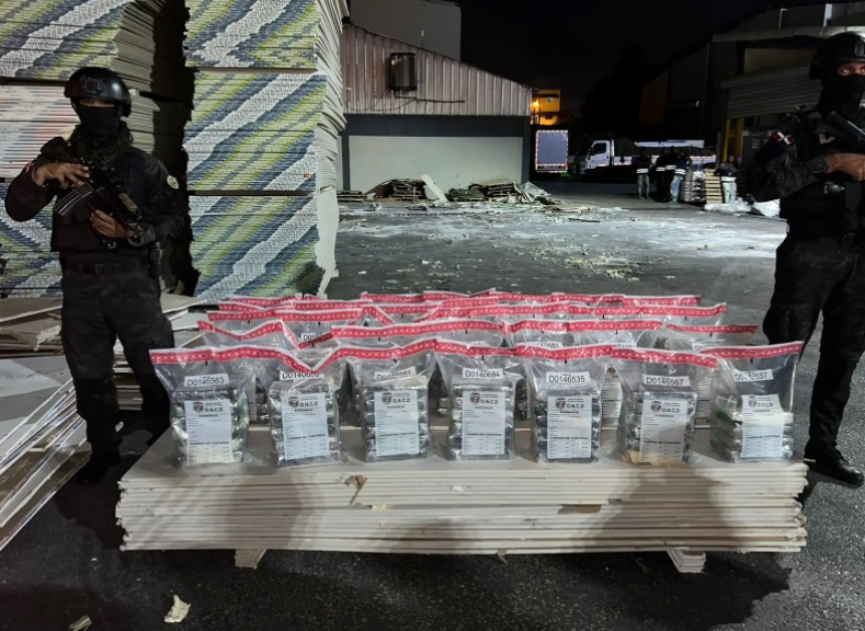 Decomisan 190 paquetes de cocaína que serían enviadas a PR en planchas de yeso…