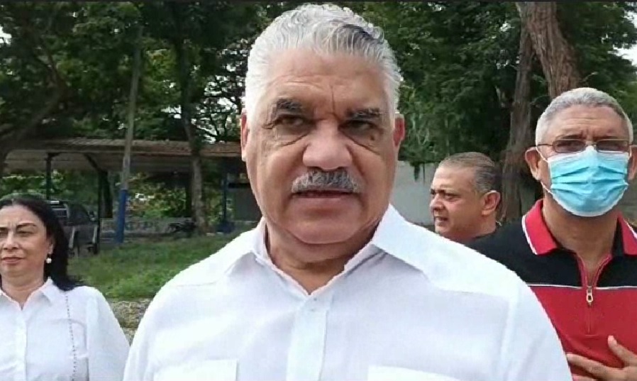 MIGUEL VARGAS «SE MONTA EN CARRITO» de Leonel Fernández….