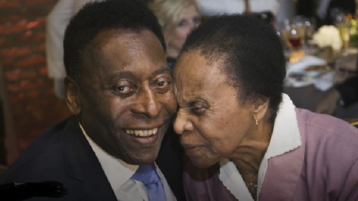 MAMÁ DE PELÉ DE CIEN AÑOS, despedirá restos del deportista..